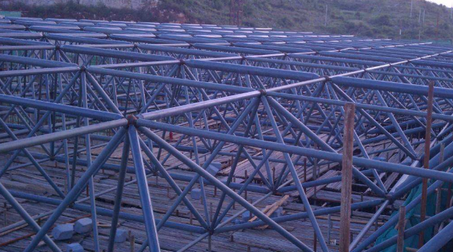 密山概述网架加工中对钢材的质量的过细恳求
